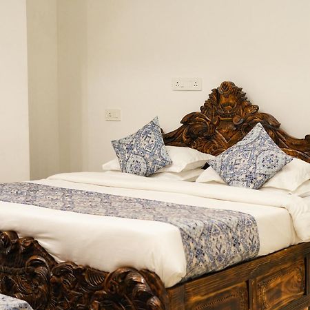 Petal Of Mewar - A Luxury Boutique Hotel ウダイプル エクステリア 写真
