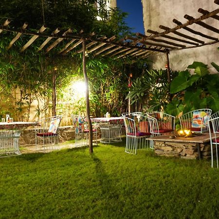 Petal Of Mewar - A Luxury Boutique Hotel ウダイプル エクステリア 写真