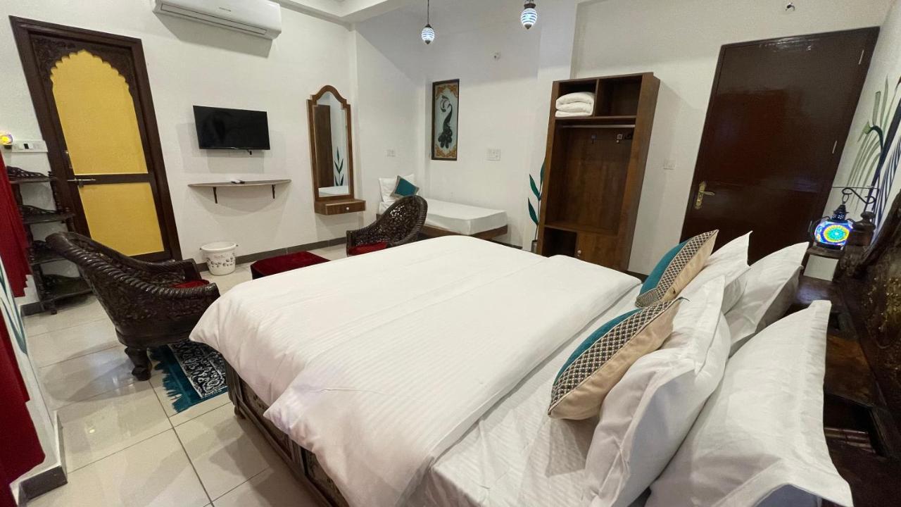 Petal Of Mewar - A Luxury Boutique Hotel ウダイプル エクステリア 写真