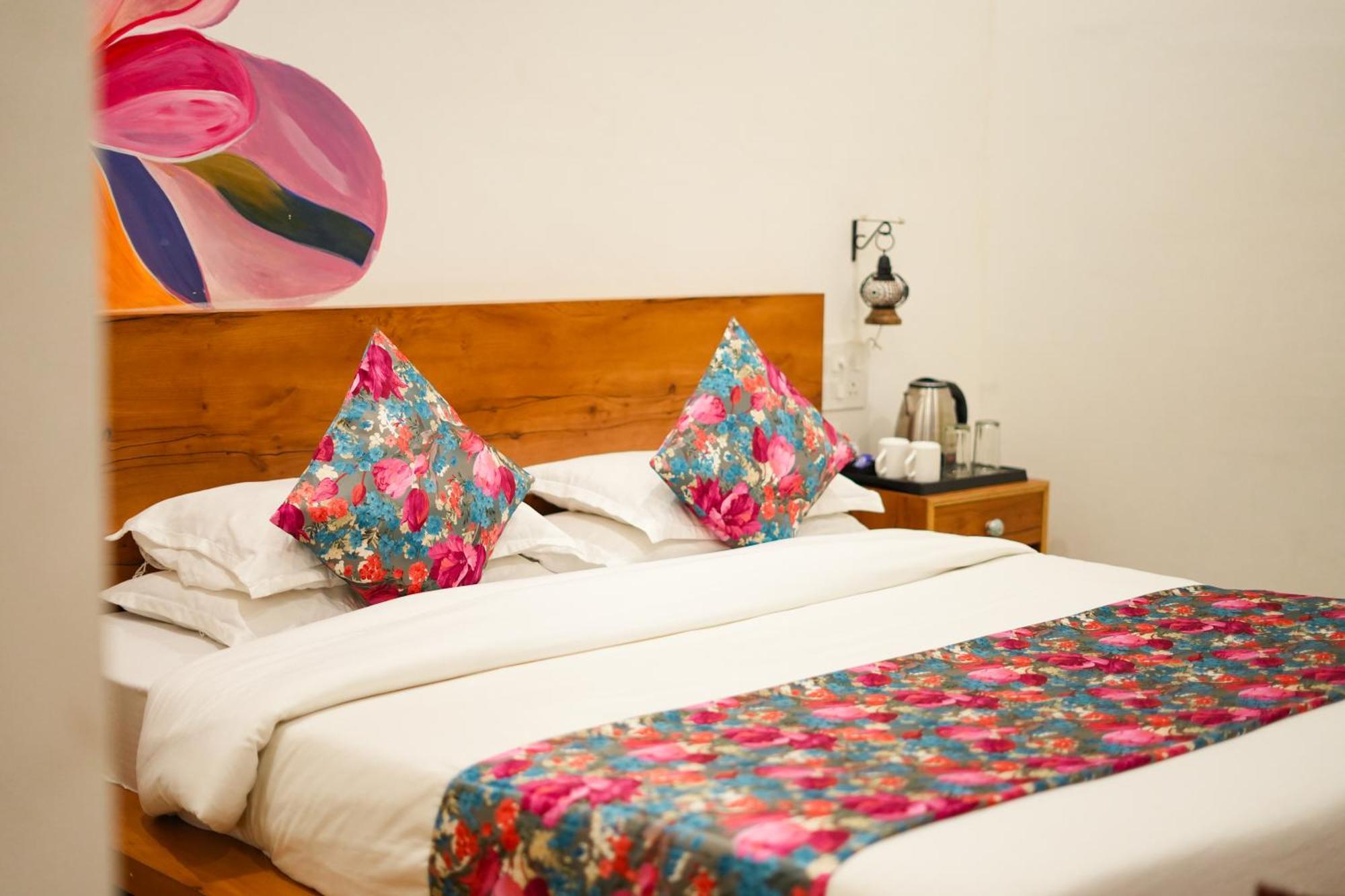 Petal Of Mewar - A Luxury Boutique Hotel ウダイプル エクステリア 写真