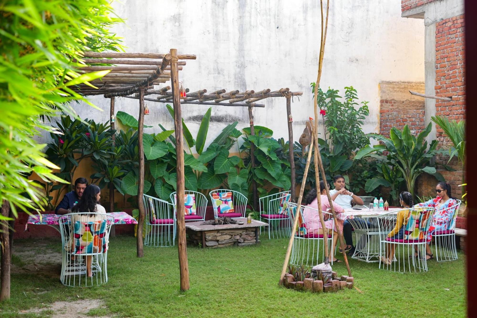 Petal Of Mewar - A Luxury Boutique Hotel ウダイプル エクステリア 写真