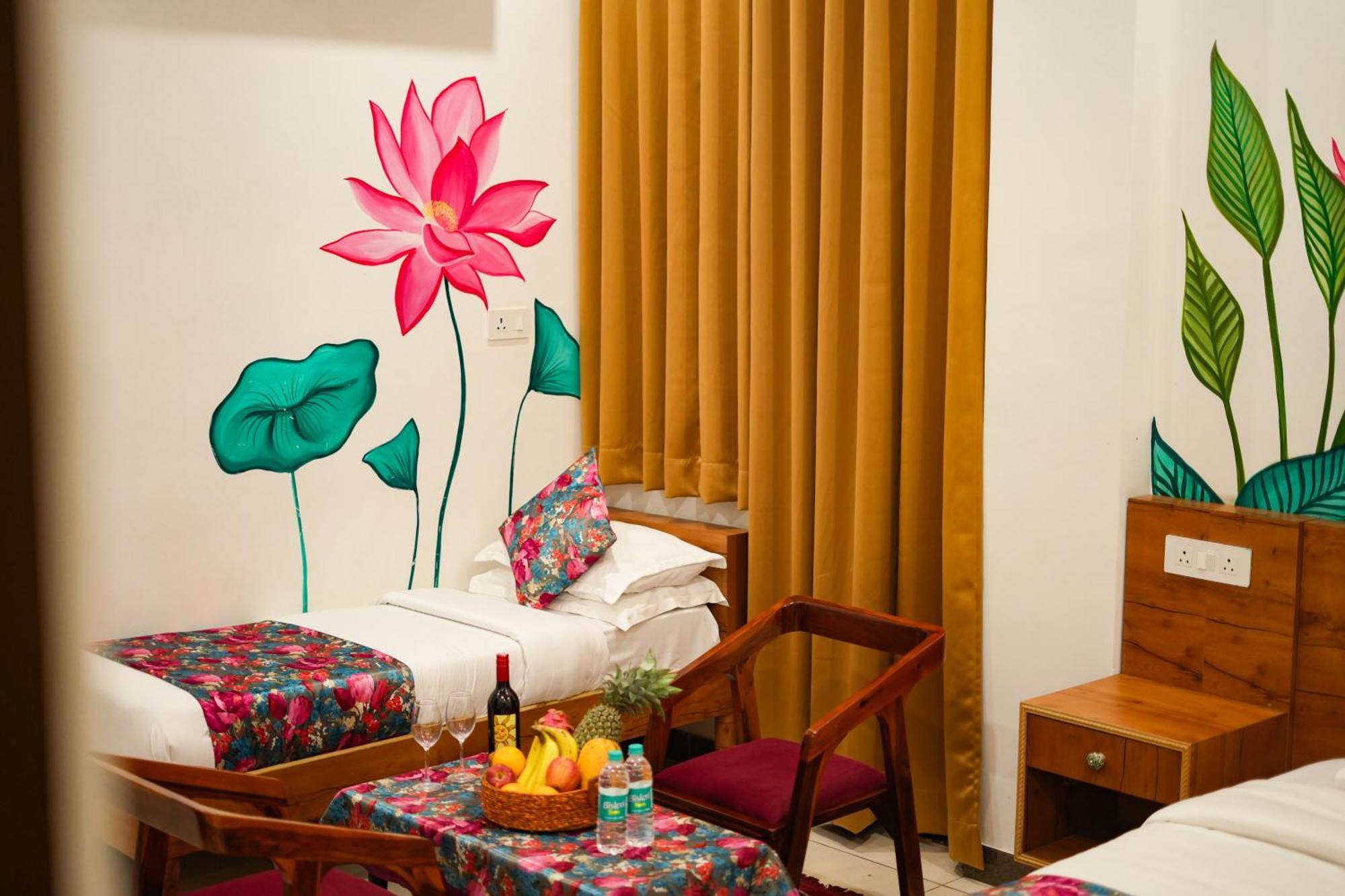 Petal Of Mewar - A Luxury Boutique Hotel ウダイプル エクステリア 写真