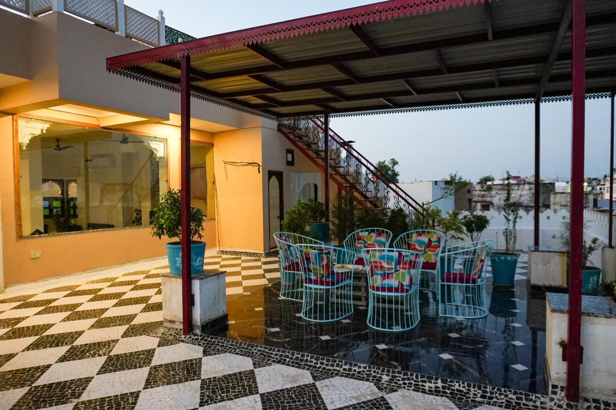 Petal Of Mewar - A Luxury Boutique Hotel ウダイプル エクステリア 写真